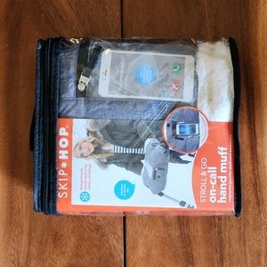 Skip Hop Stroll & Go on call hand muff